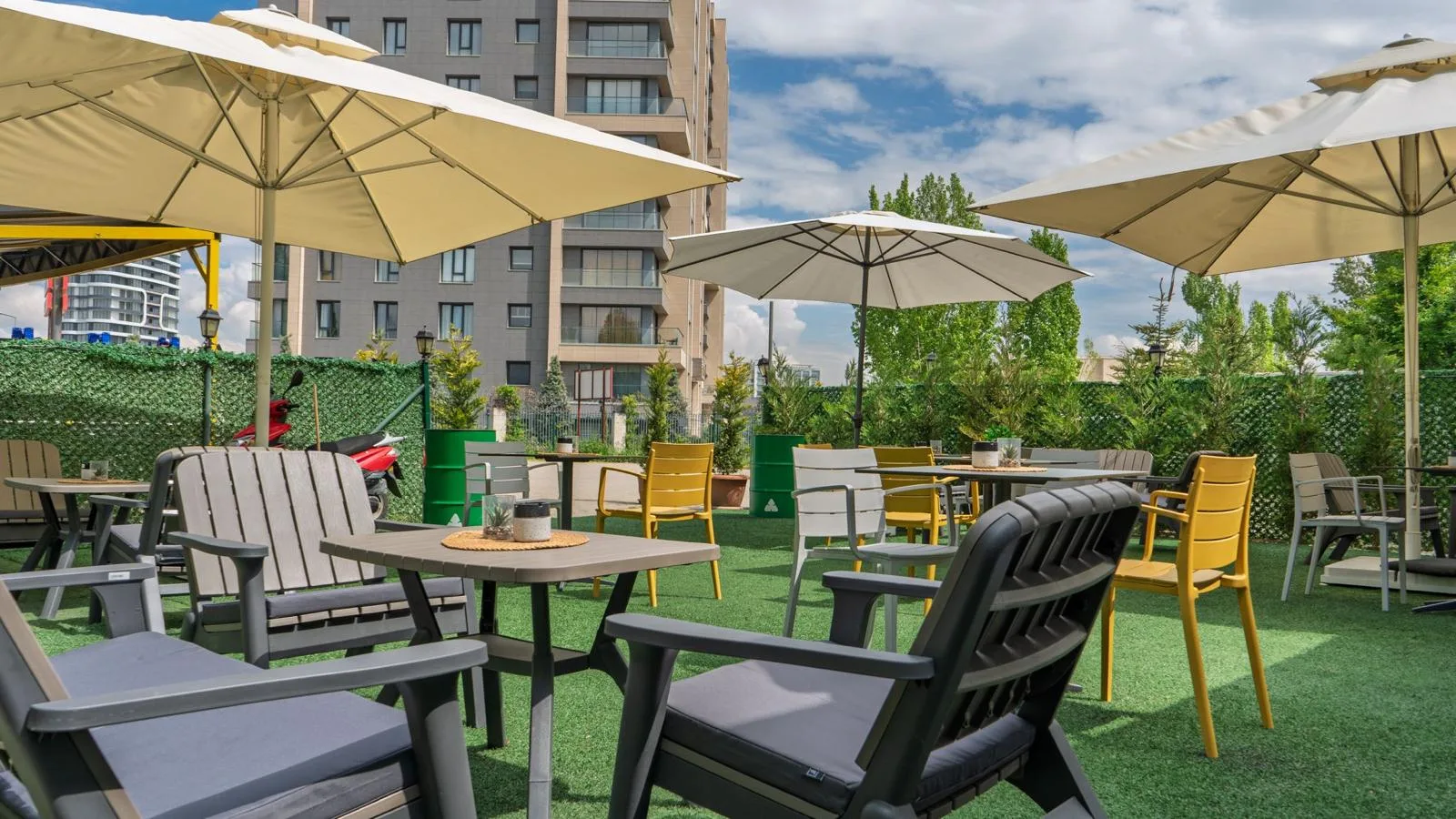 NasCar Cafe açık hava lounge alanı